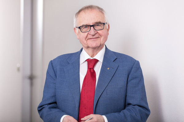 Prof. Dr. Dr. h.c. Dieter Schwab